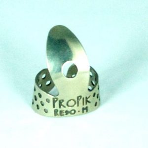 PROPIK RESO Finger Pick, Single Wrap – Nickel Silver – Med.